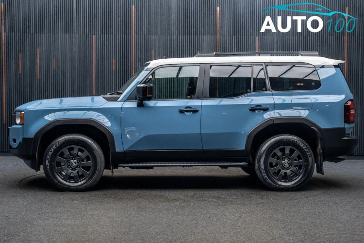Vehicle Image 15