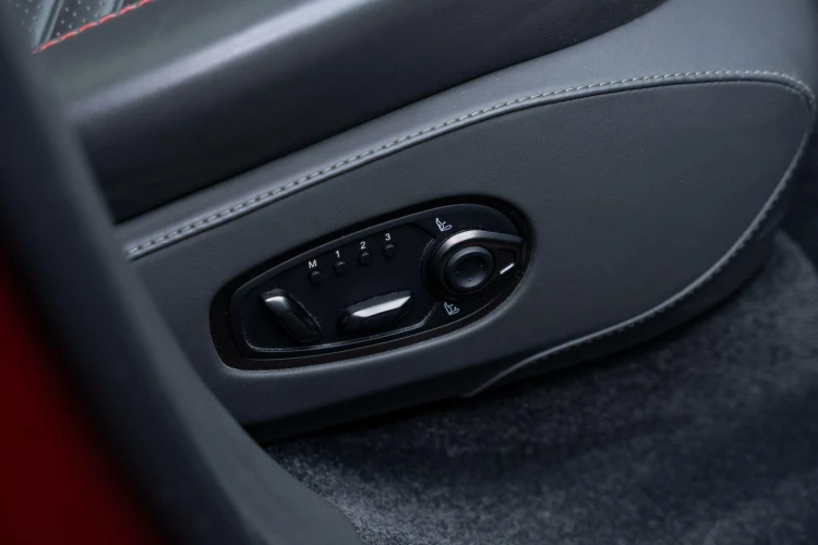 Vehicle Image 36