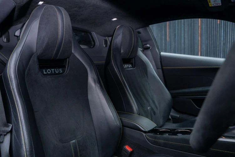 Vehicle Image 12