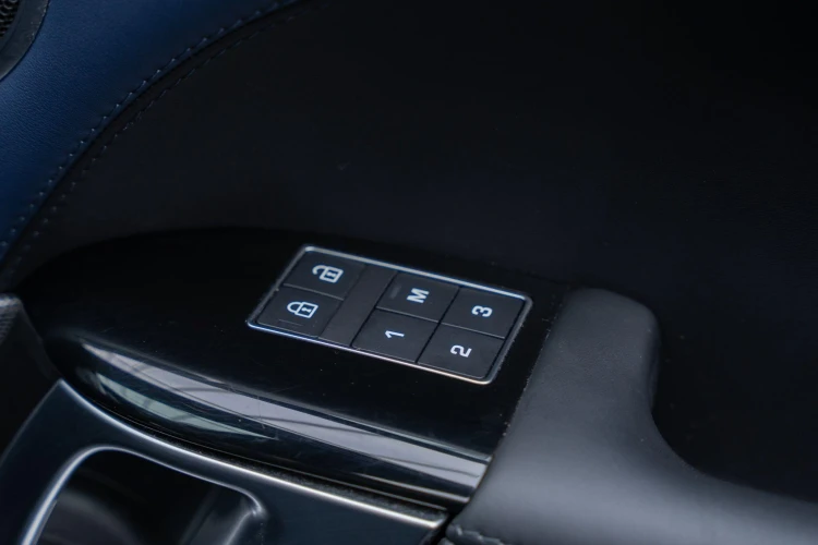 Vehicle Image 37