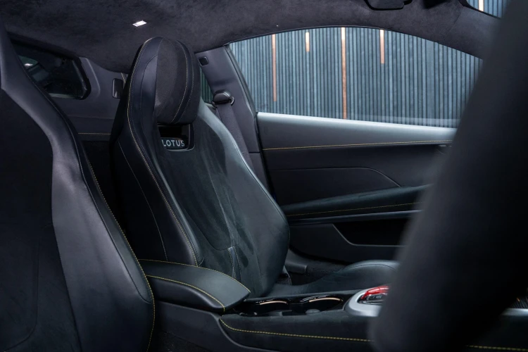 Vehicle Image 38