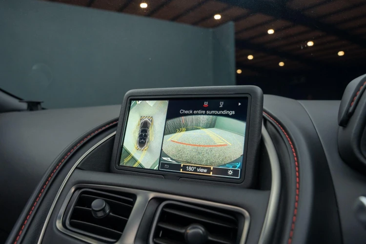 Vehicle Image 8