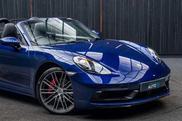 Vehicle Image 11