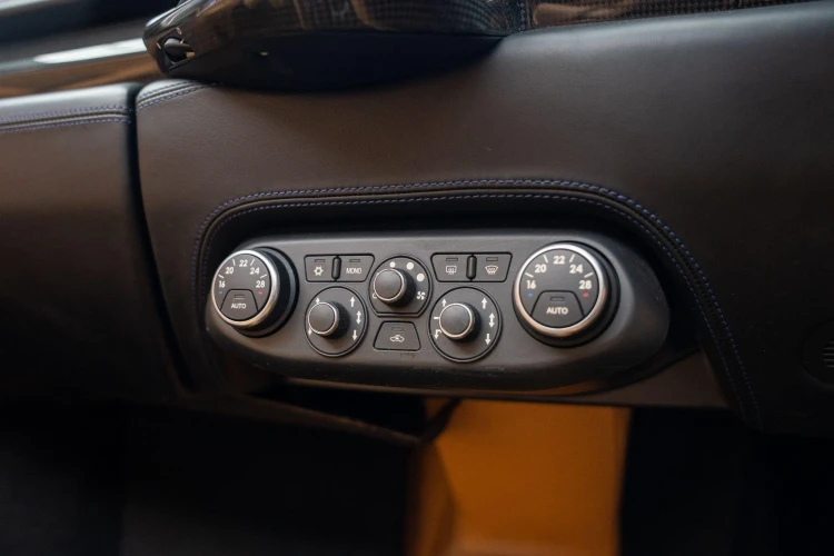 Vehicle Image 32