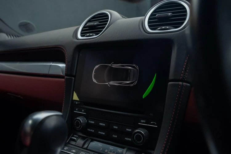 Vehicle Image 6