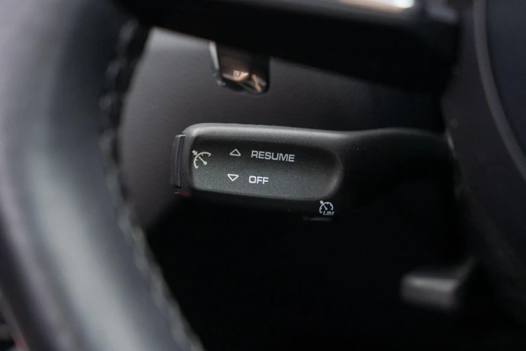 Vehicle Image 28