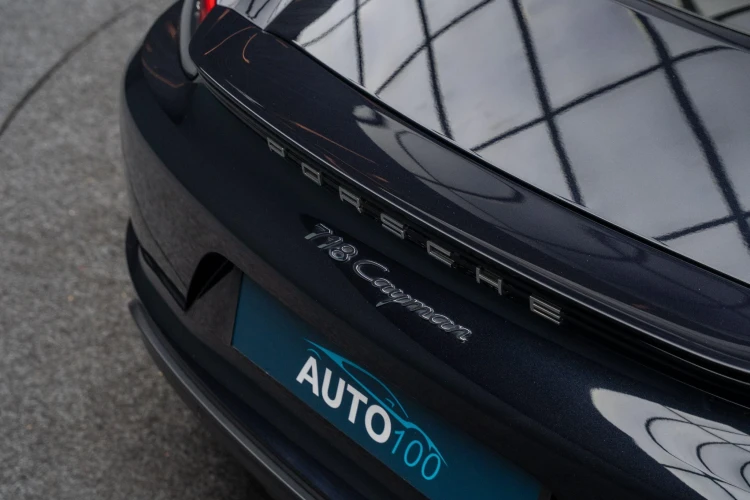 Vehicle Image 25