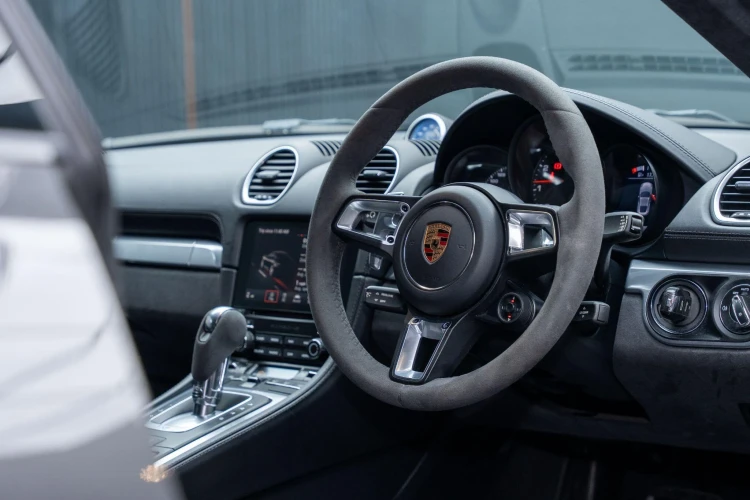 Vehicle Image 4