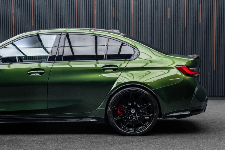Vehicle Image 17