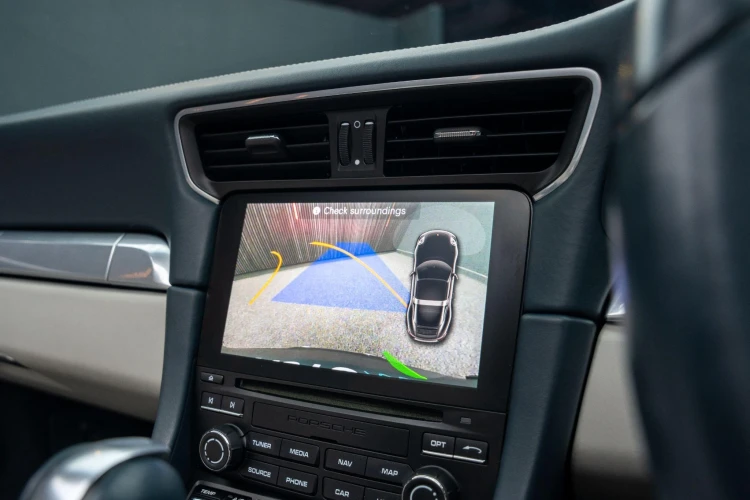 Vehicle Image 10