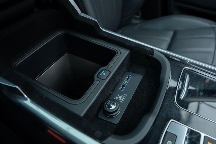 Vehicle Image 18