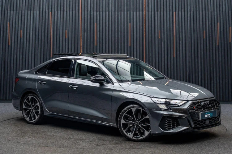 Vehicle Image 5