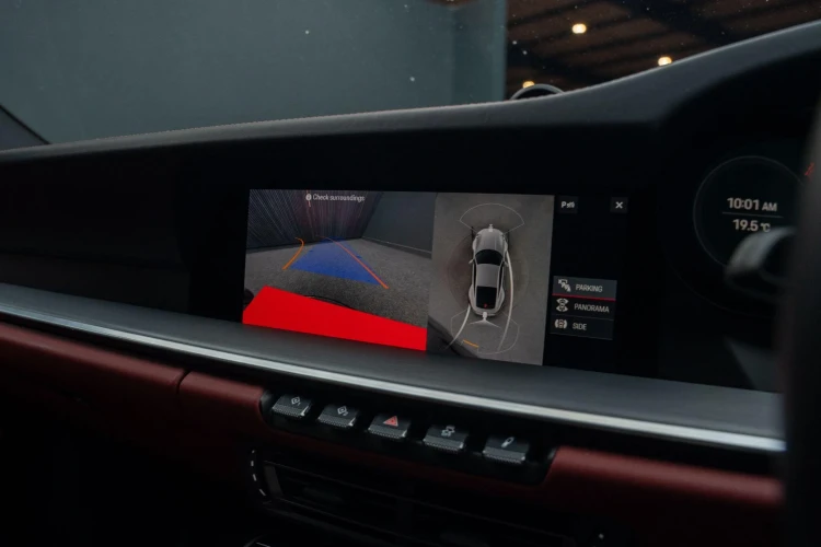 Vehicle Image 10