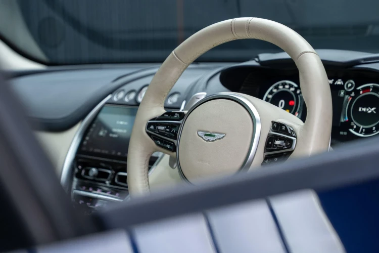 Vehicle Image 35