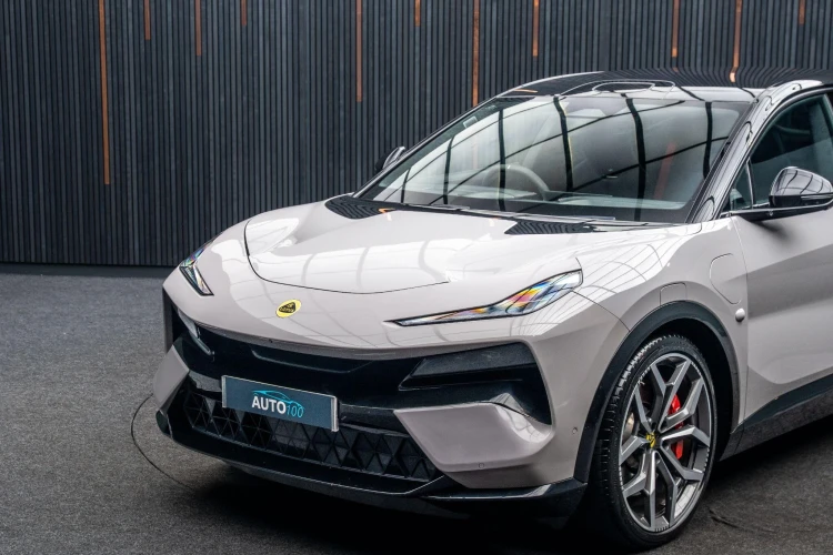 Vehicle Image 5