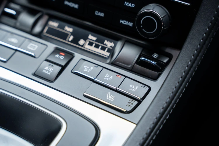 Vehicle Image 30