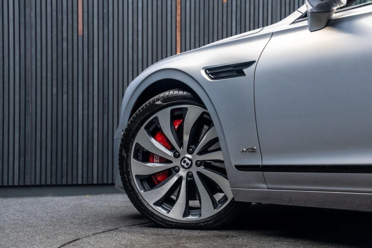 Vehicle Image 11
