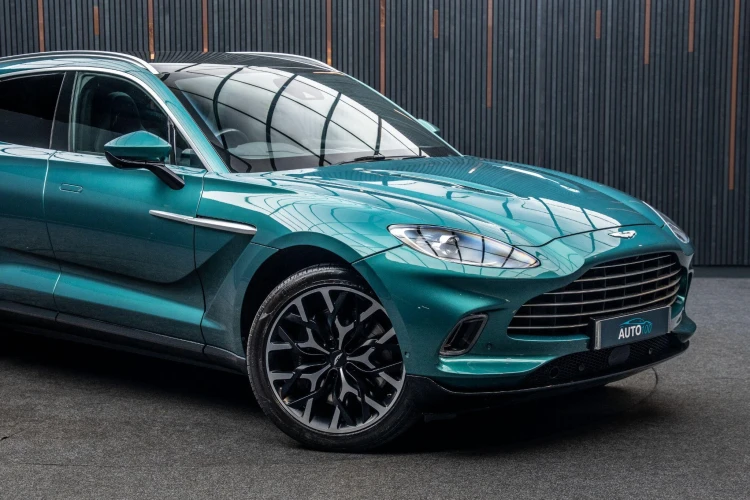 Vehicle Image 9