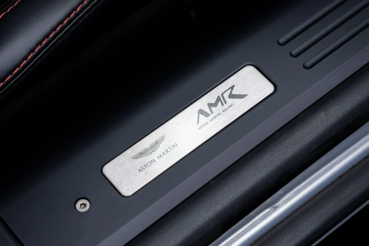 Vehicle Image 32
