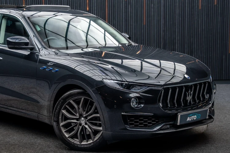 Vehicle Image 9