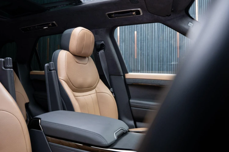 Vehicle Image 40