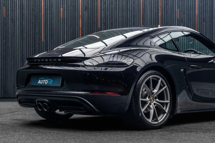 Vehicle Image 21