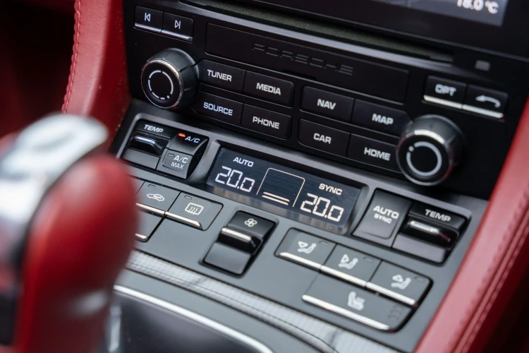 Vehicle Image 35