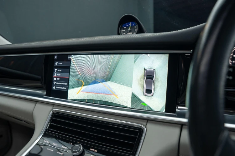 Vehicle Image 10