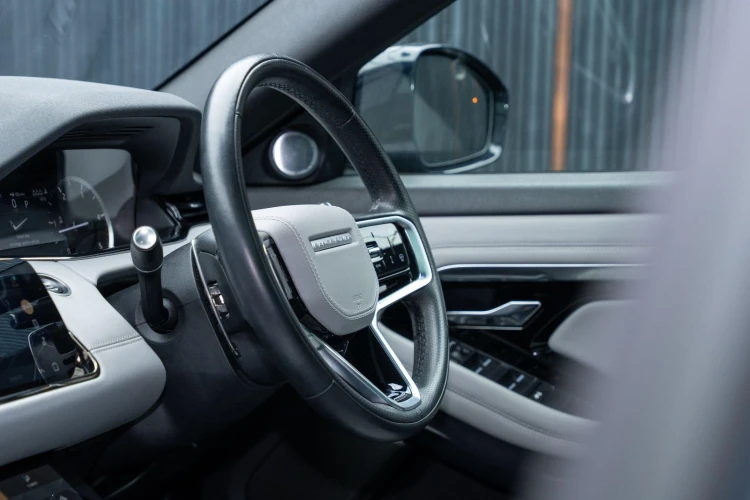 Vehicle Image 30