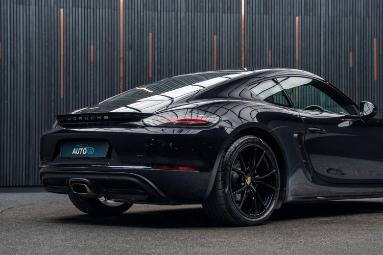 Vehicle Image 21