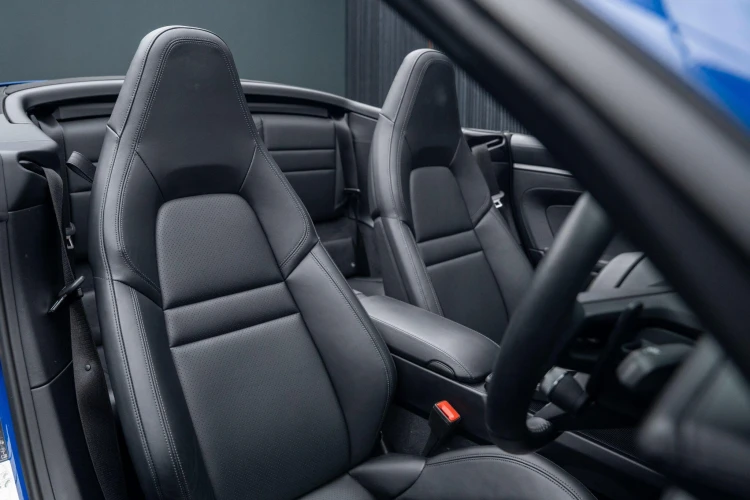 Vehicle Image 12
