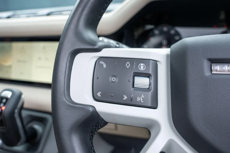 Vehicle Image 22
