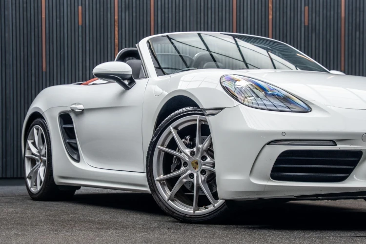 Vehicle Image 7