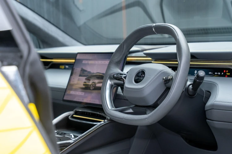 Vehicle Image 30