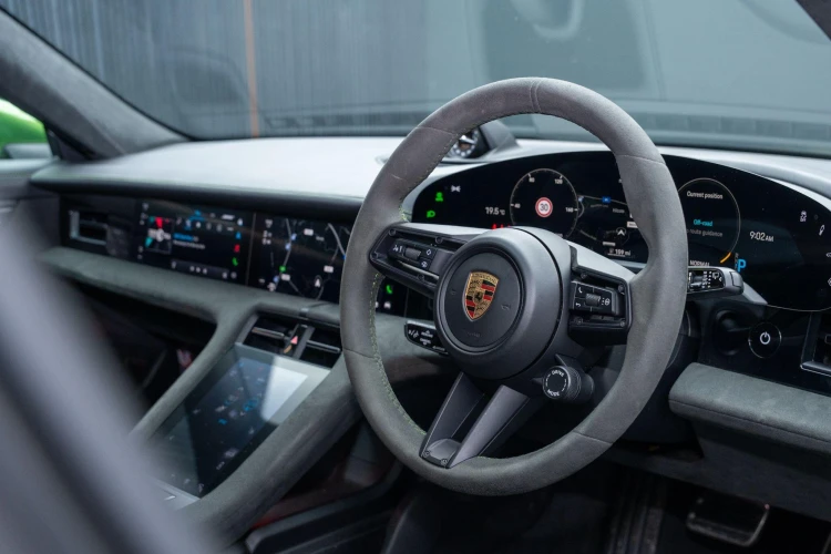 Vehicle Image 24