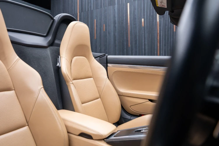 Vehicle Image 14