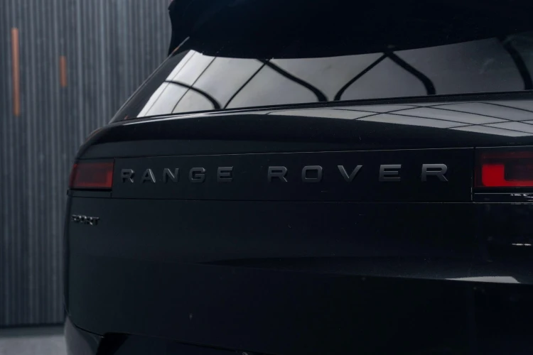 Vehicle Image 25