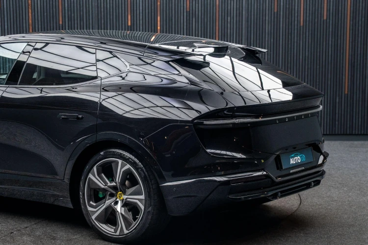 Vehicle Image 19