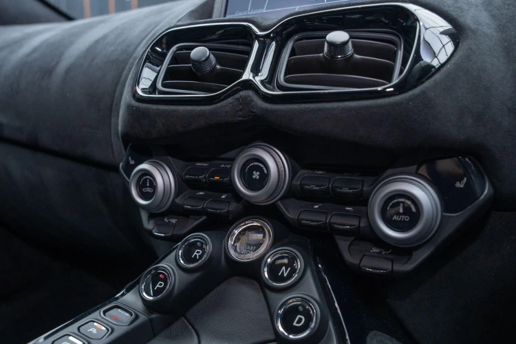 Vehicle Image 23