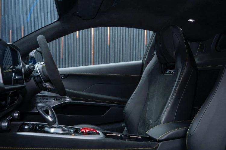Vehicle Image 38