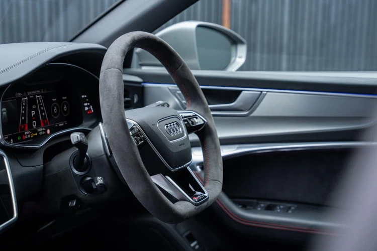 Vehicle Image 38