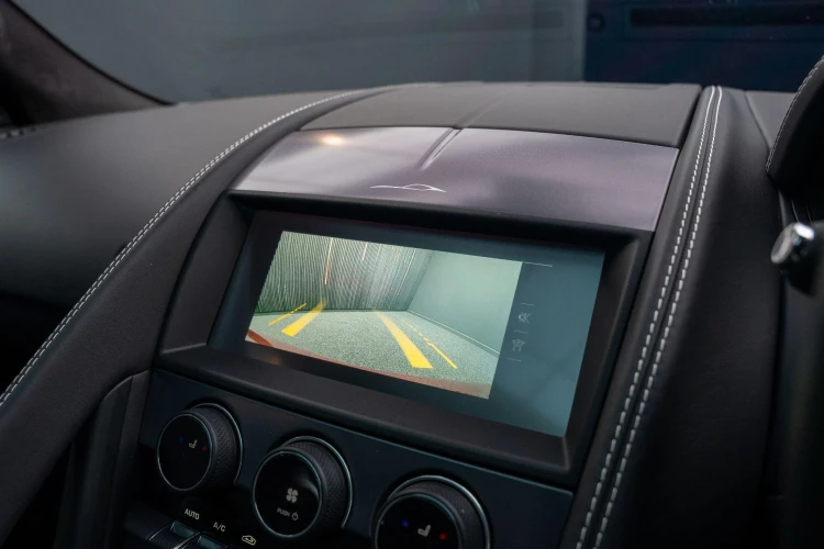 Vehicle Image 8