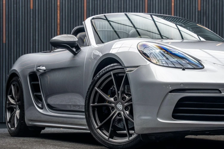 Vehicle Image 7
