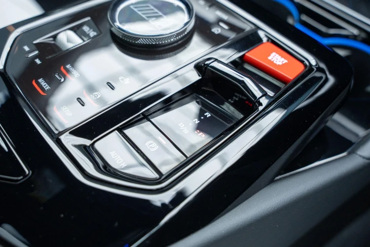 Vehicle Image 30