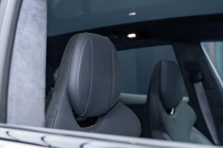 Vehicle Image 30