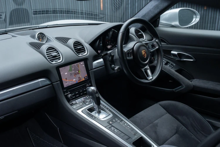 Vehicle Image 35