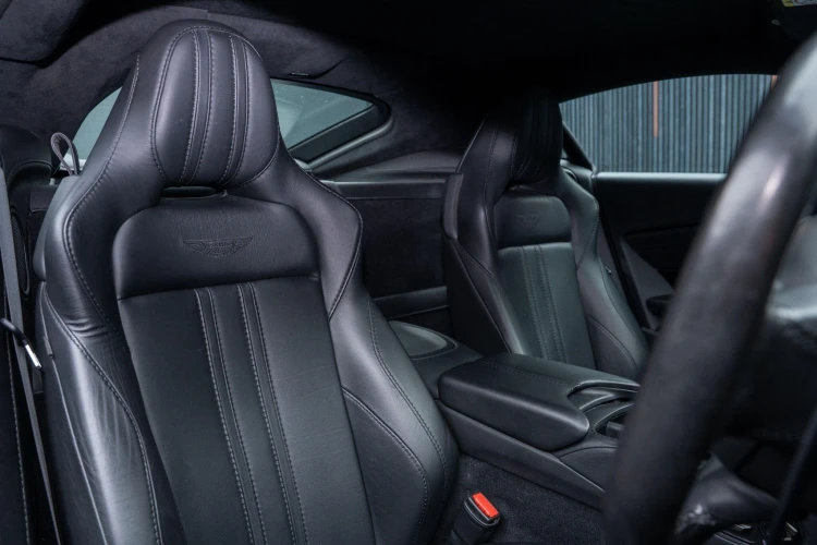 Vehicle Image 12