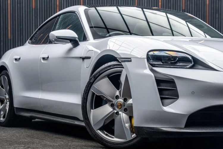 Vehicle Image 7