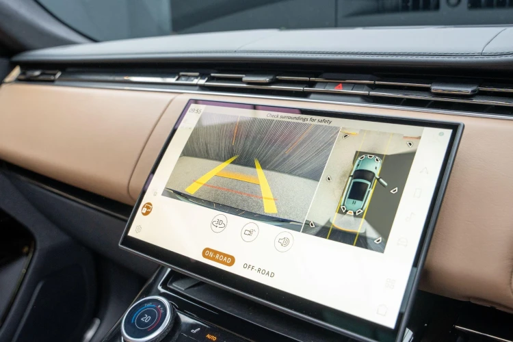 Vehicle Image 8