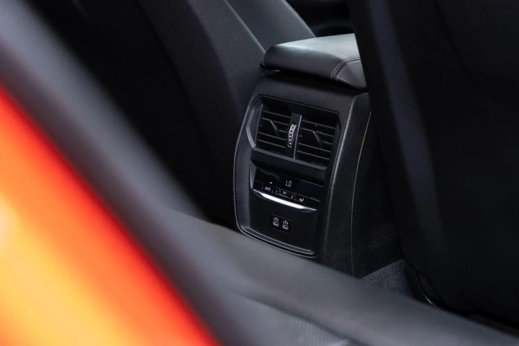 Vehicle Image 45